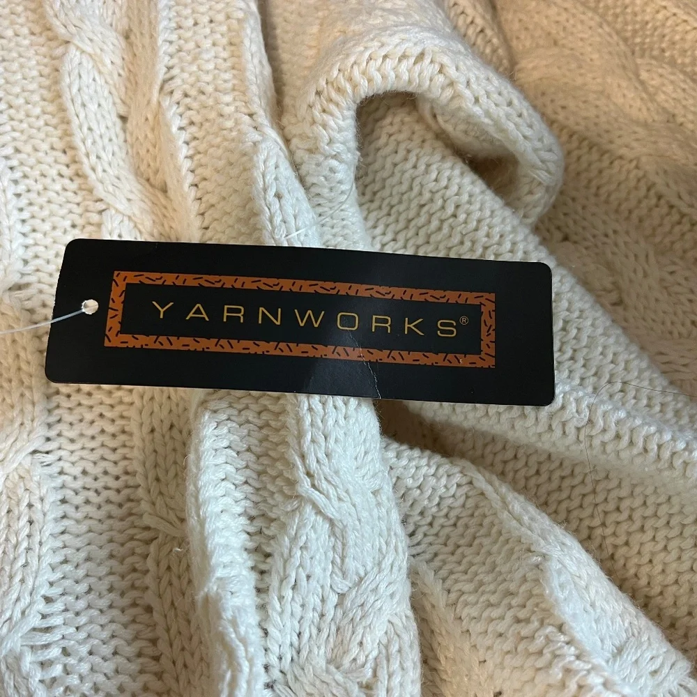YARNWORKS Women’s Sweater (Size L)